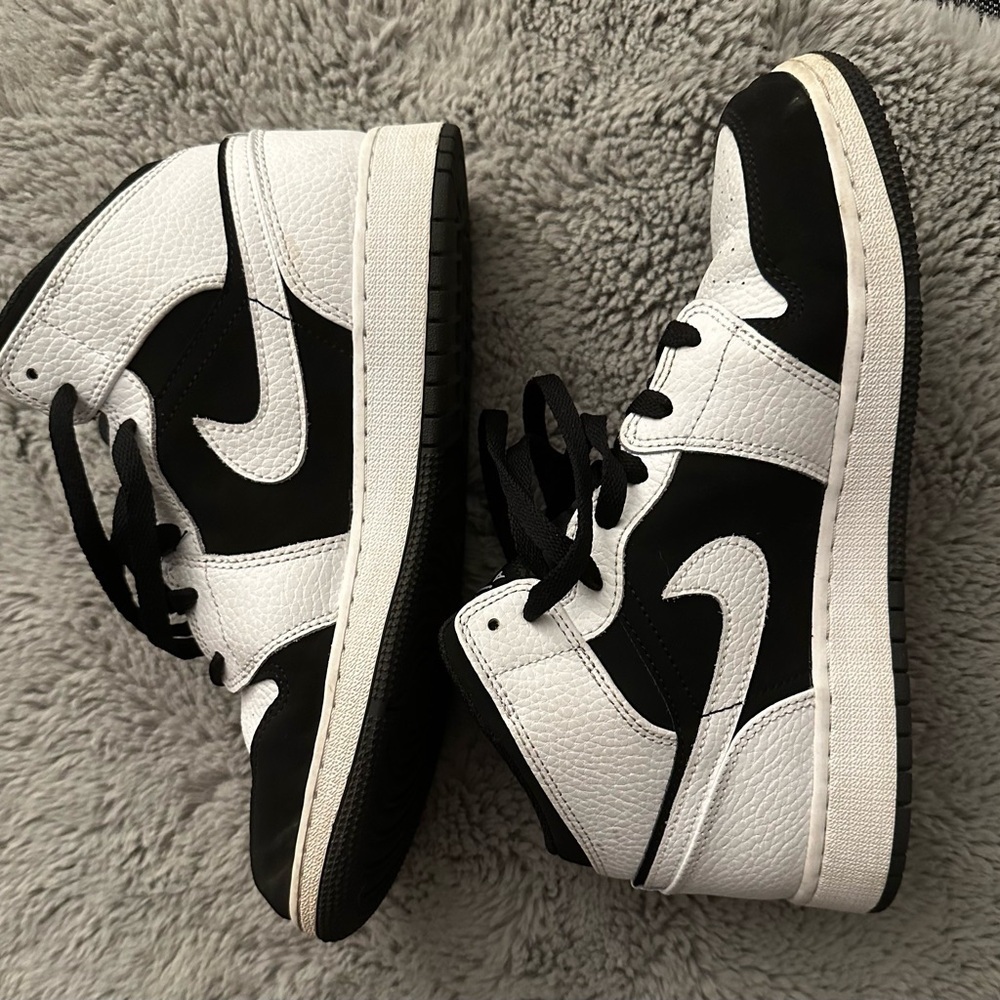 Nike Air Jordan Mid-Top Sneakers - Picture 11 of 13